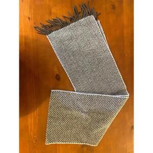 Blue and white wool and cashmere scarf